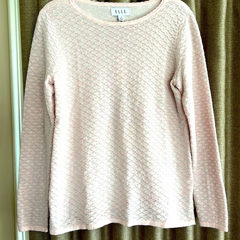 Women's ELLE™ Textured pink Sweater Size Medium Soft Pink‎ with silver